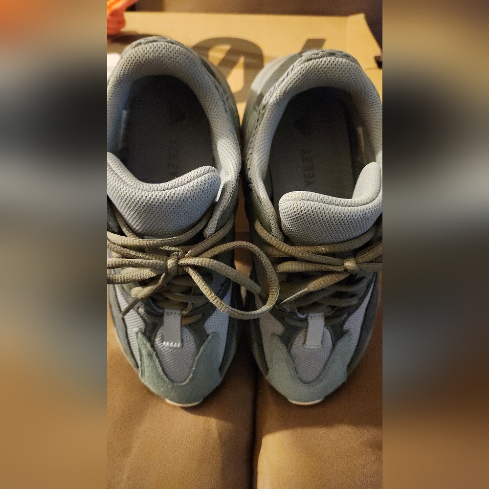 Yeezy Boost 700 Teal Blue sz 6.5 *Orange Laces* - Picture 3 of 12